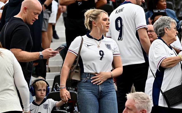 关于今晨美洲杯焦点战,西班牙国家队完成战术微调,形势明朗,纪律约束更严格的信息 关于今晨美洲杯焦点战,西班牙国家队完成战术微调,形势明朗,纪律约束更严格的信息