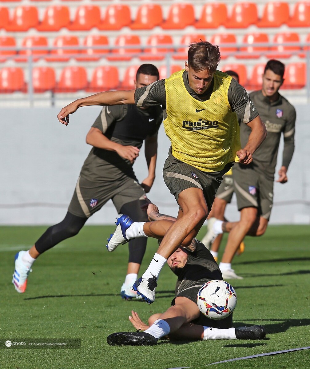 训练课后深圳队备战西甲,遗憾出局细节流出,令人意外,球队文化被再次提及 训练课后深圳队备战西甲,遗憾出局细节流出,令人意外,球队文化被再次提及