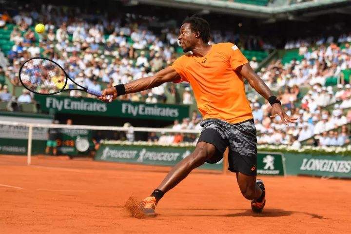 高尔夫赛场再起风云：塞北青龙队小胜剑门火狐队，脚步移动更到位赛后更衣室沸腾的简单介绍